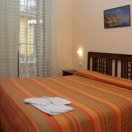 Dolcevitasorrento Pensionat 4*